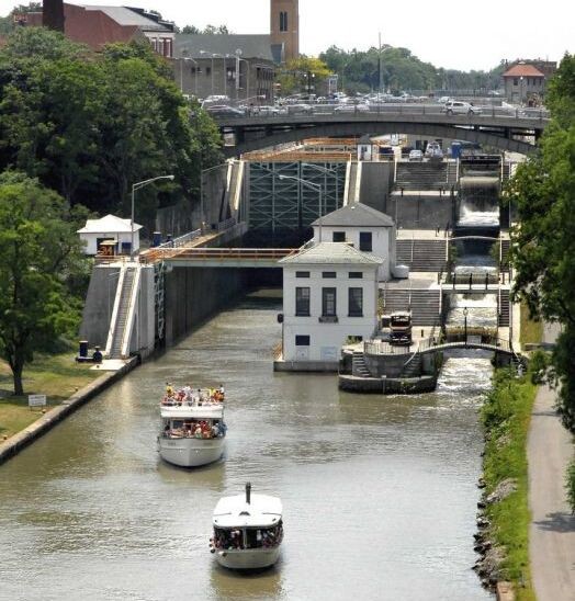 lockport locks and erie canal cruises services